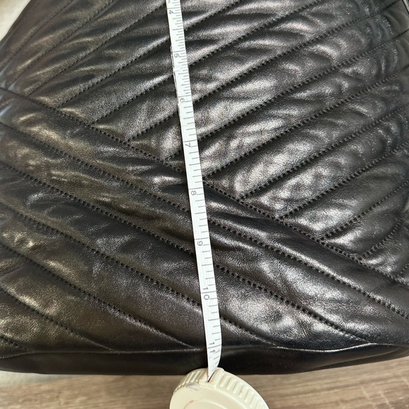 Tory Burch Kira backpack in quilted matelasse leather - Picture 5 of 17